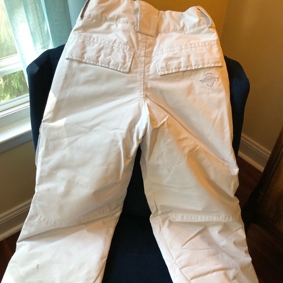 Girls snowboard pants. Size large. - Picture 5 of 5